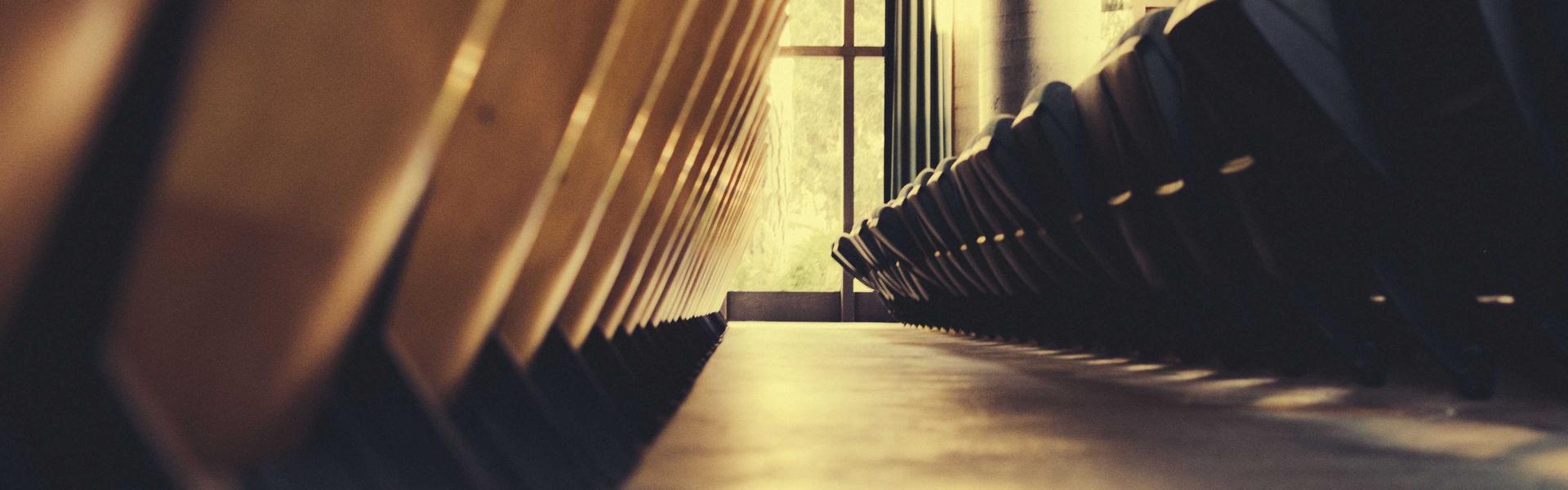 Ambiente jurídico sério, tribunal